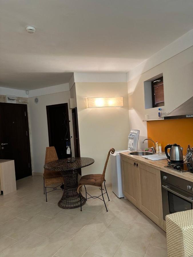 Aparthotel Oazis Vip Club Sunny Beach Esterno foto