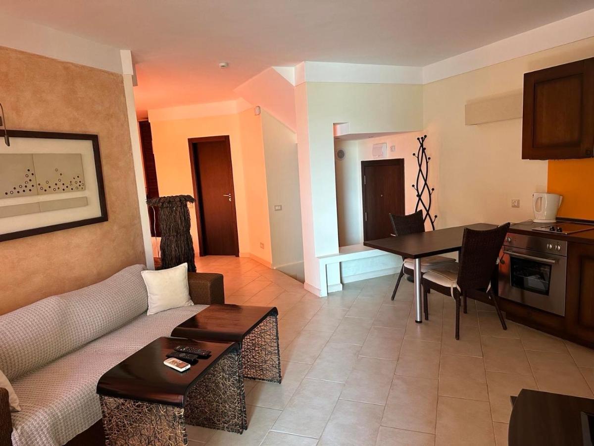 Aparthotel Oazis Vip Club Sunny Beach Esterno foto