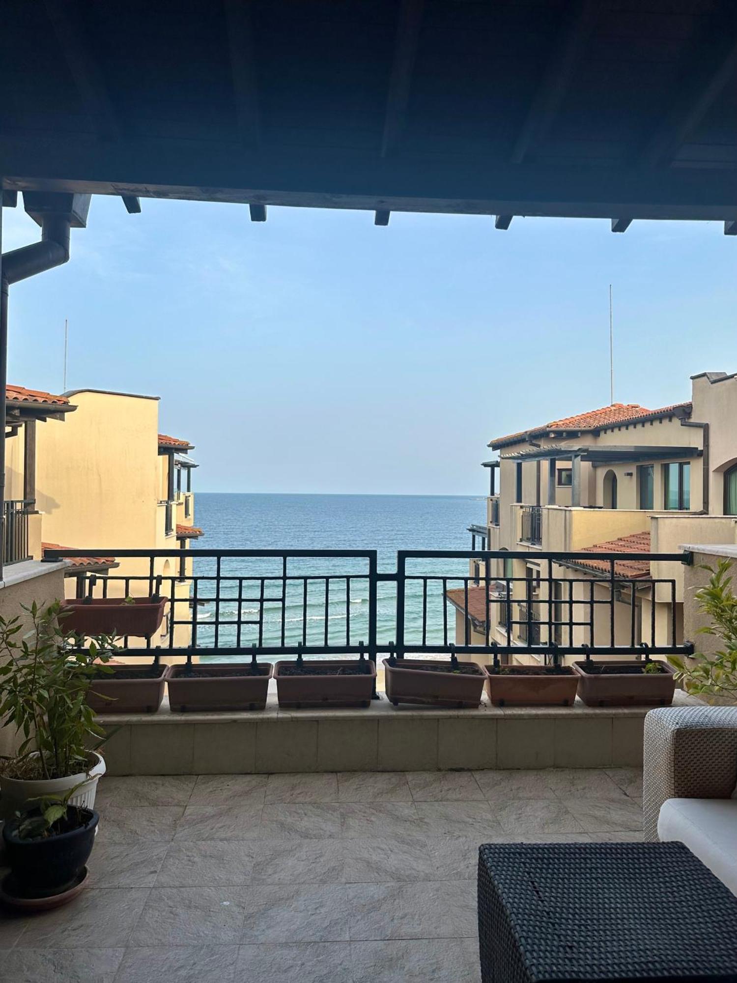 Aparthotel Oazis Vip Club Sunny Beach Esterno foto
