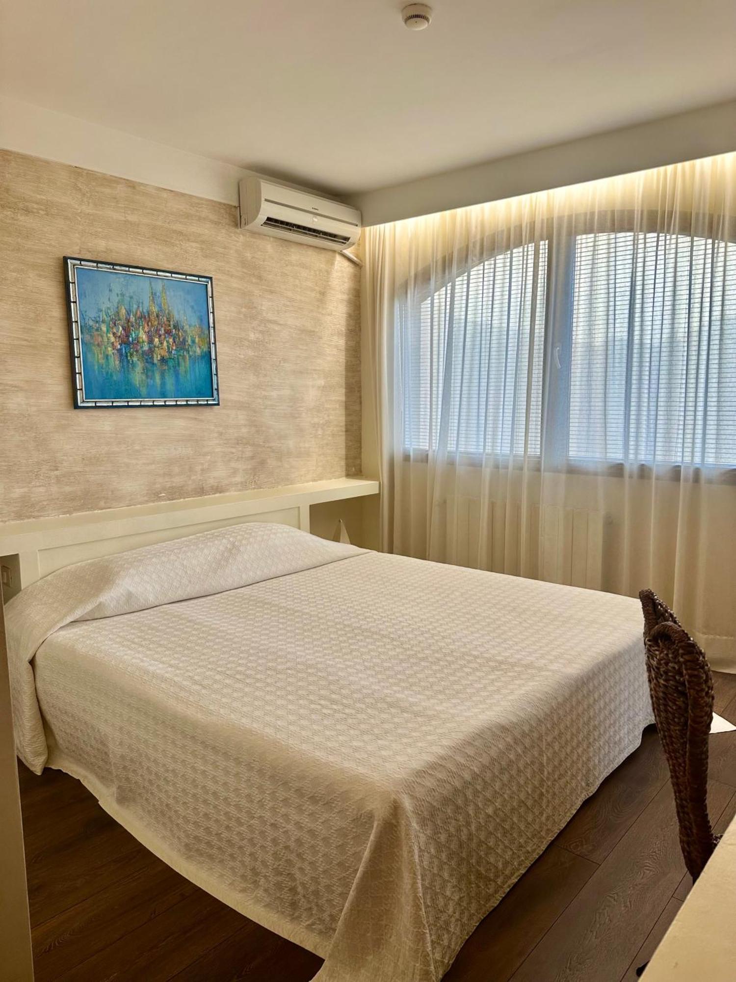 Aparthotel Oazis Vip Club Sunny Beach Esterno foto