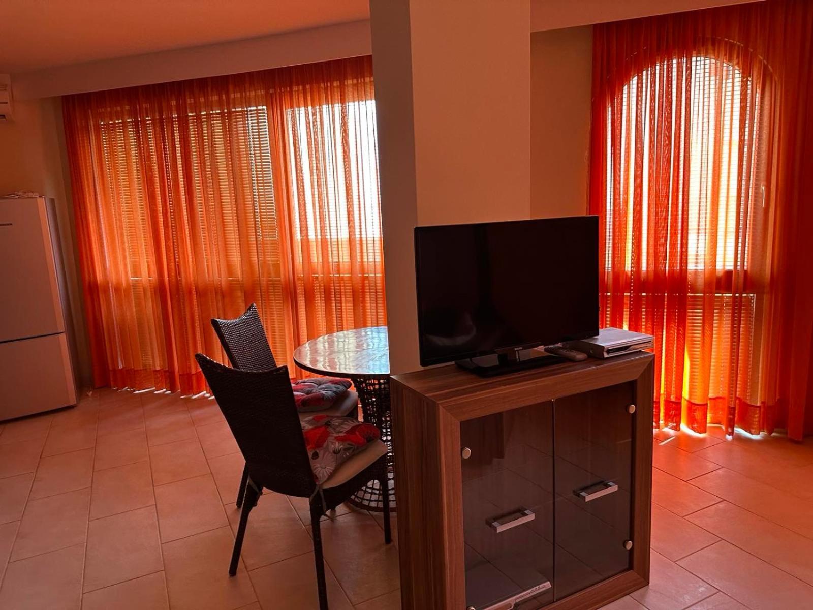 Aparthotel Oazis Vip Club Sunny Beach Esterno foto